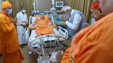 PM Narendra Modi Visits Hospital in Kolkata, Inquires About Health of Ramakrishna Mission President Swami Smaranananda (See Pics)